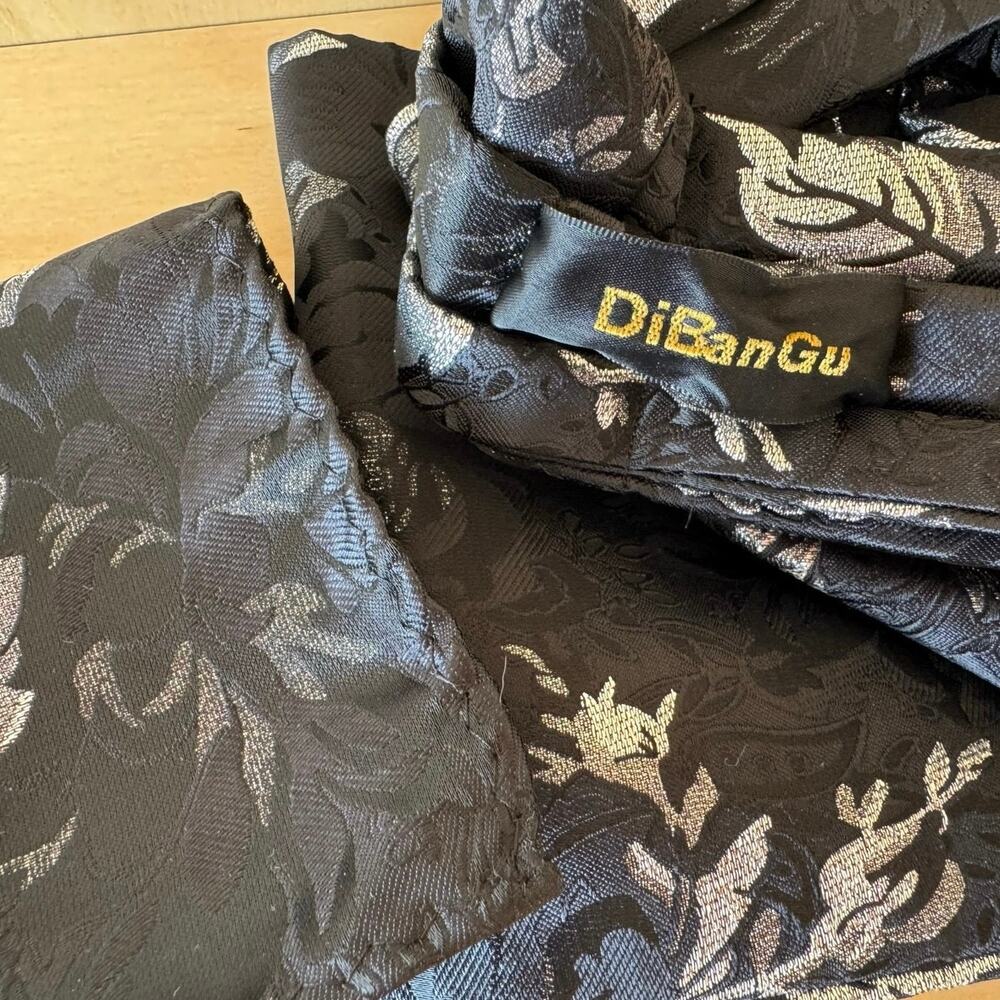 DiBanGu Black & Silver Floral Ascot Cravat & Pocket Square Set – Silk Neckwear